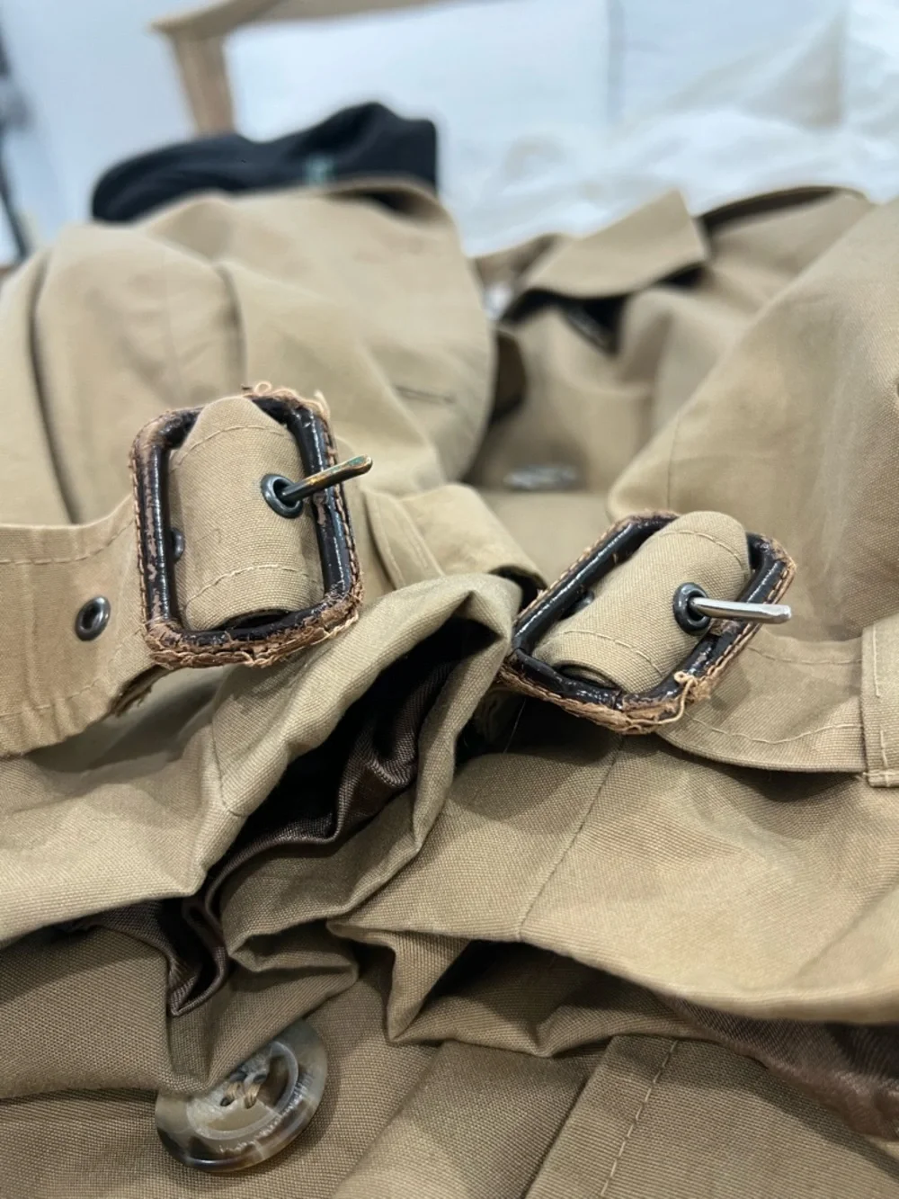 Bradley Jons trench coat - Picture 5 of 8